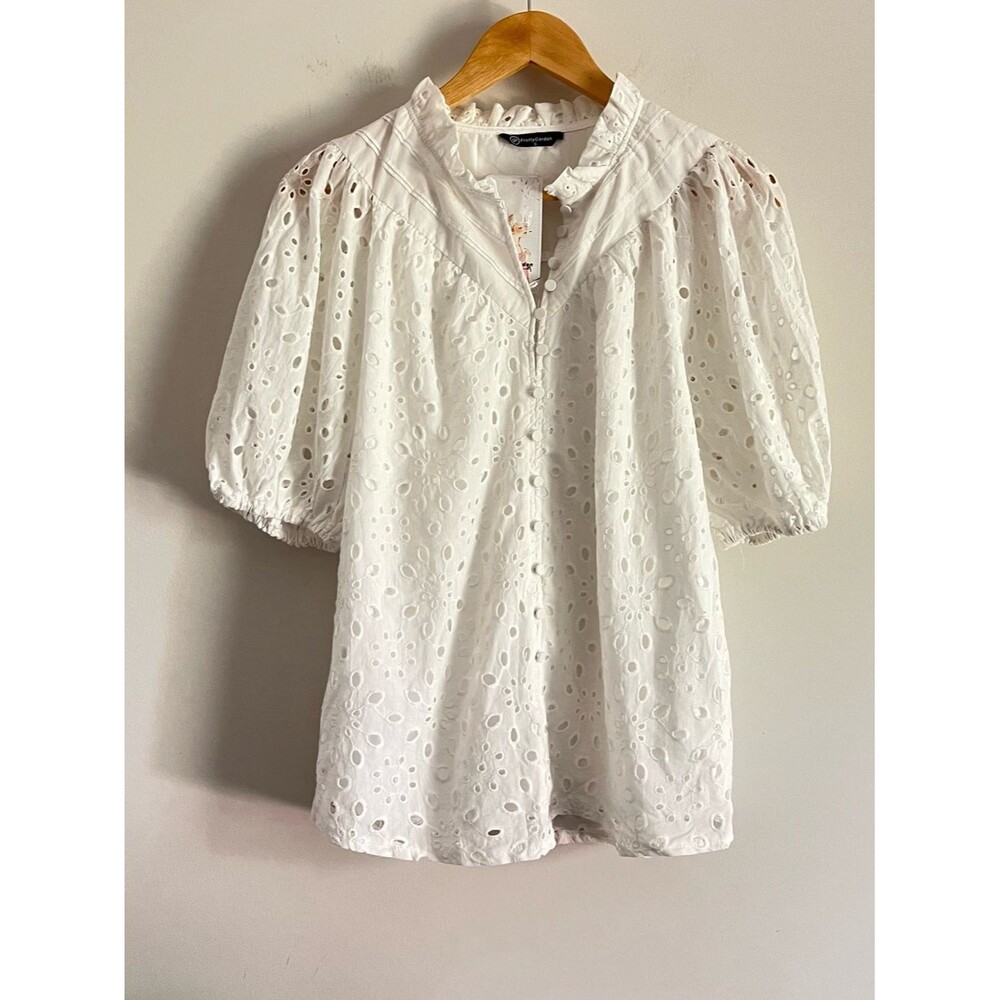 Pretty Garden NWT White Eyelet Puff Sleeve Blouse Women’s Size Small